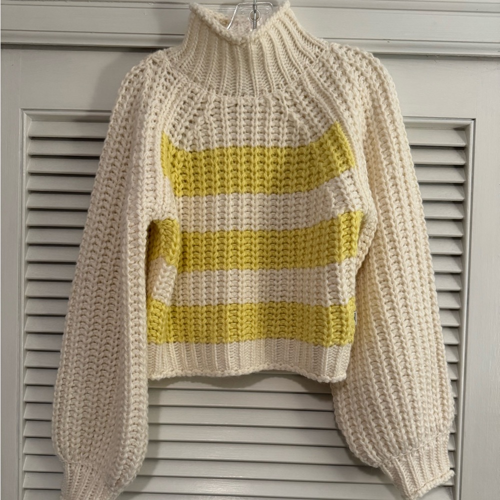 Wrangler Cream and Yellow Cowl Neck Sweater with Balloon Sleeves